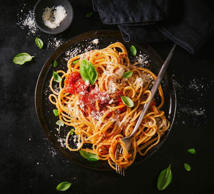 Plats traditionnels faits maison et pizzas